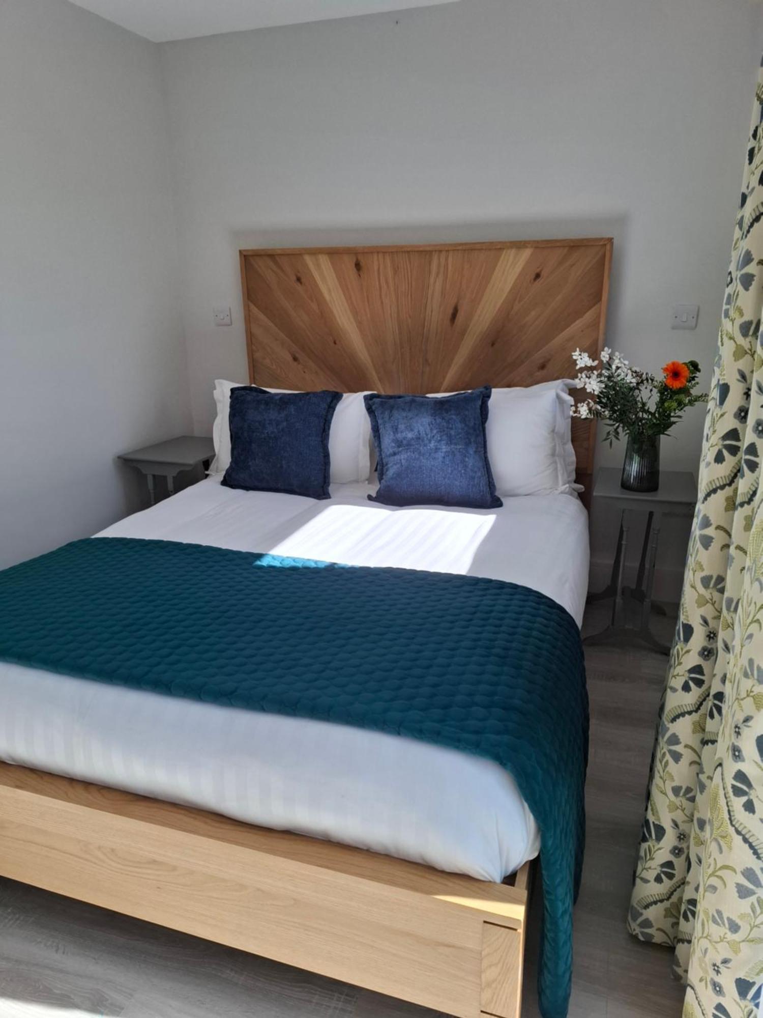 Granville House Apartments And Garden Suites Ballyferriter Ngoại thất bức ảnh